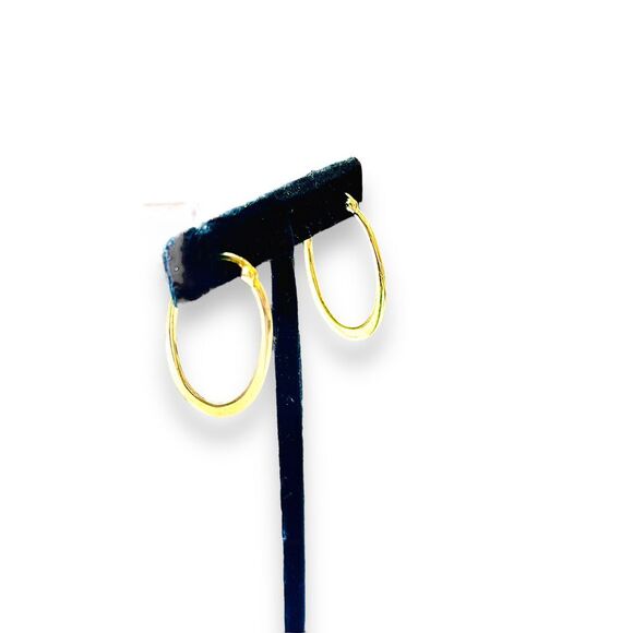 Classic 925 Silver-Tone Oval Hoop Earrings | Elegant Everyday Statement Jewelry - Picture 3 of 4